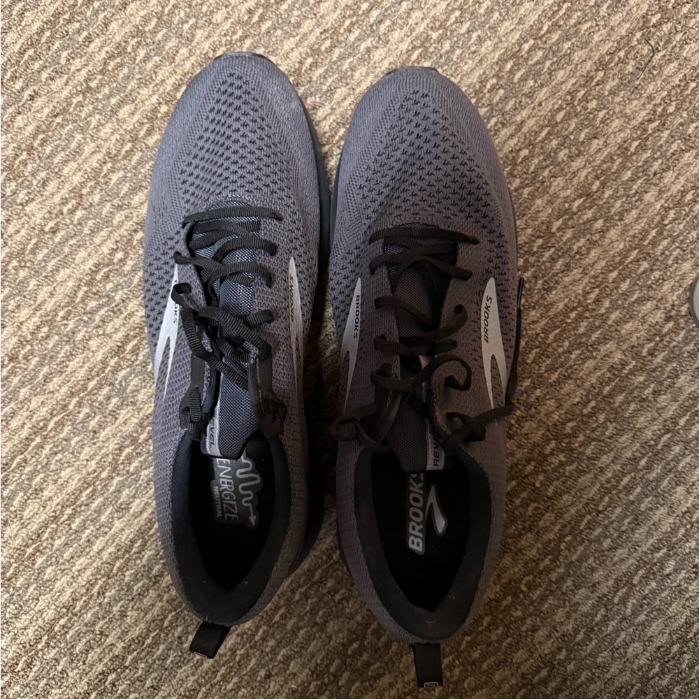 Brooks Men's Black and Gray Athletic Shoes